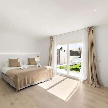 Cactus - Large Private Plot - Heated Pool & Bbq - Luxury Vacation Villa Playa Blanca