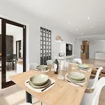 Cactus - Large Private Plot - Heated Pool & Bbq - Luxury Vacation Villa Playa Blanca (Lanzarote)