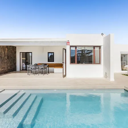 Villa Cactus - Large Private Plot - Heated Pool & Bbq - Luxury Vacation *