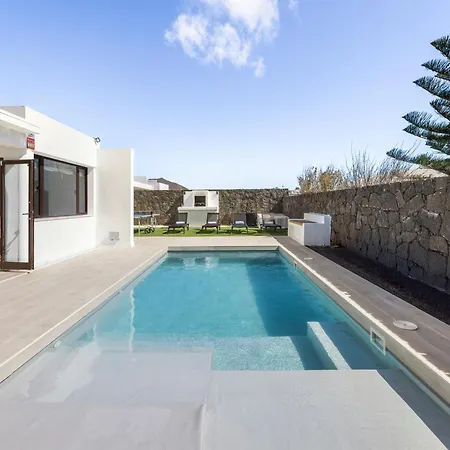 Cactus - Large Private Plot - Heated Pool & Bbq - Luxury Vacation Villa *