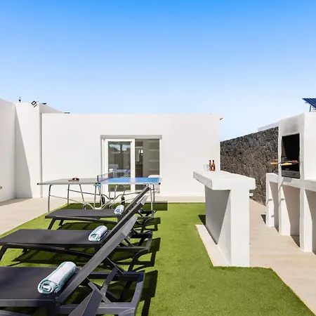 Cactus - Large Private Plot - Heated Pool & Bbq - Luxury Vacation