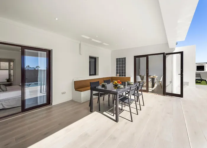 Cactus - Large Private Plot - Heated Pool & Bbq - Luxury Vacation 빌라